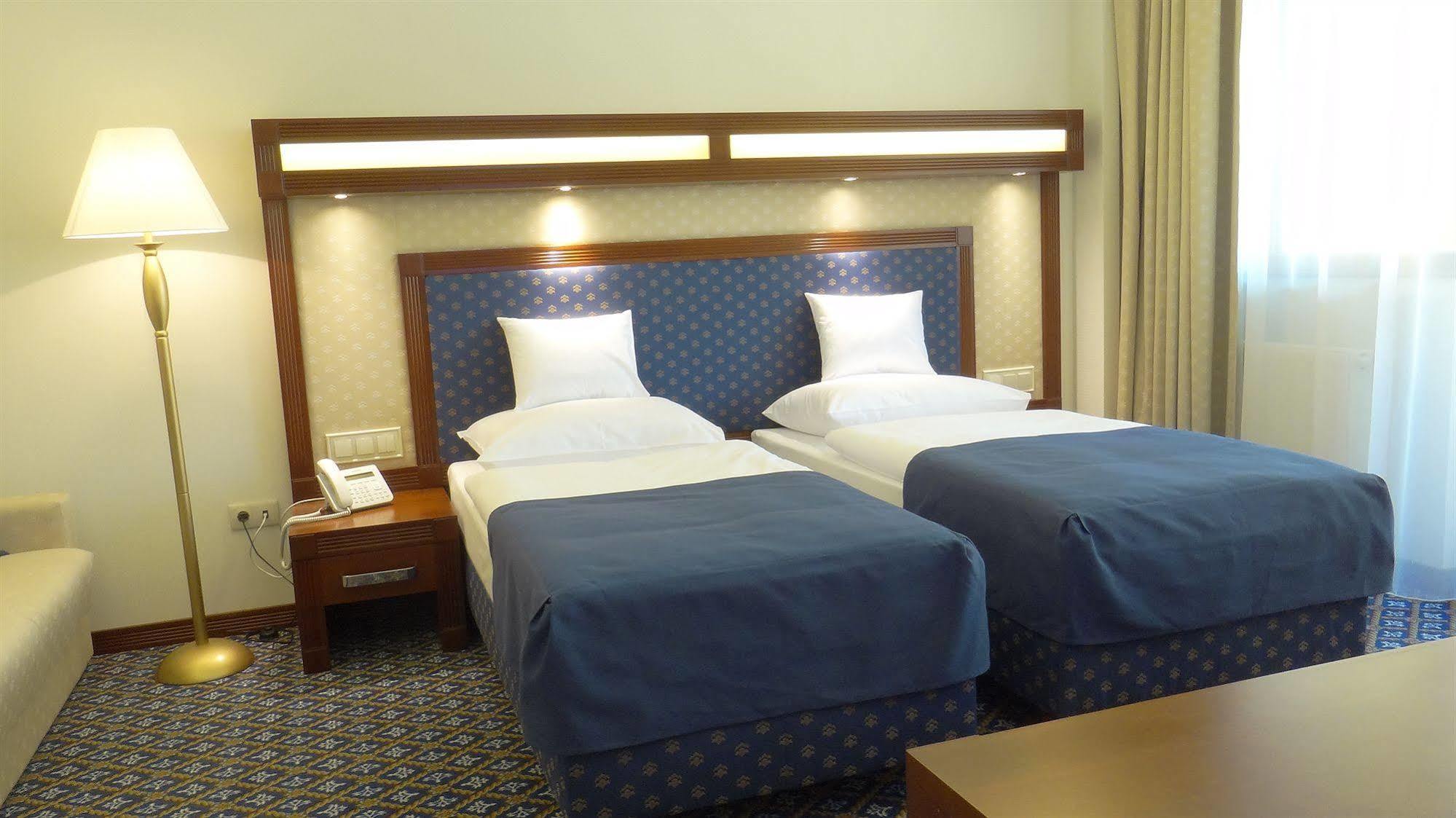 Centrum Hotel Debrecen Eksteriør bilde