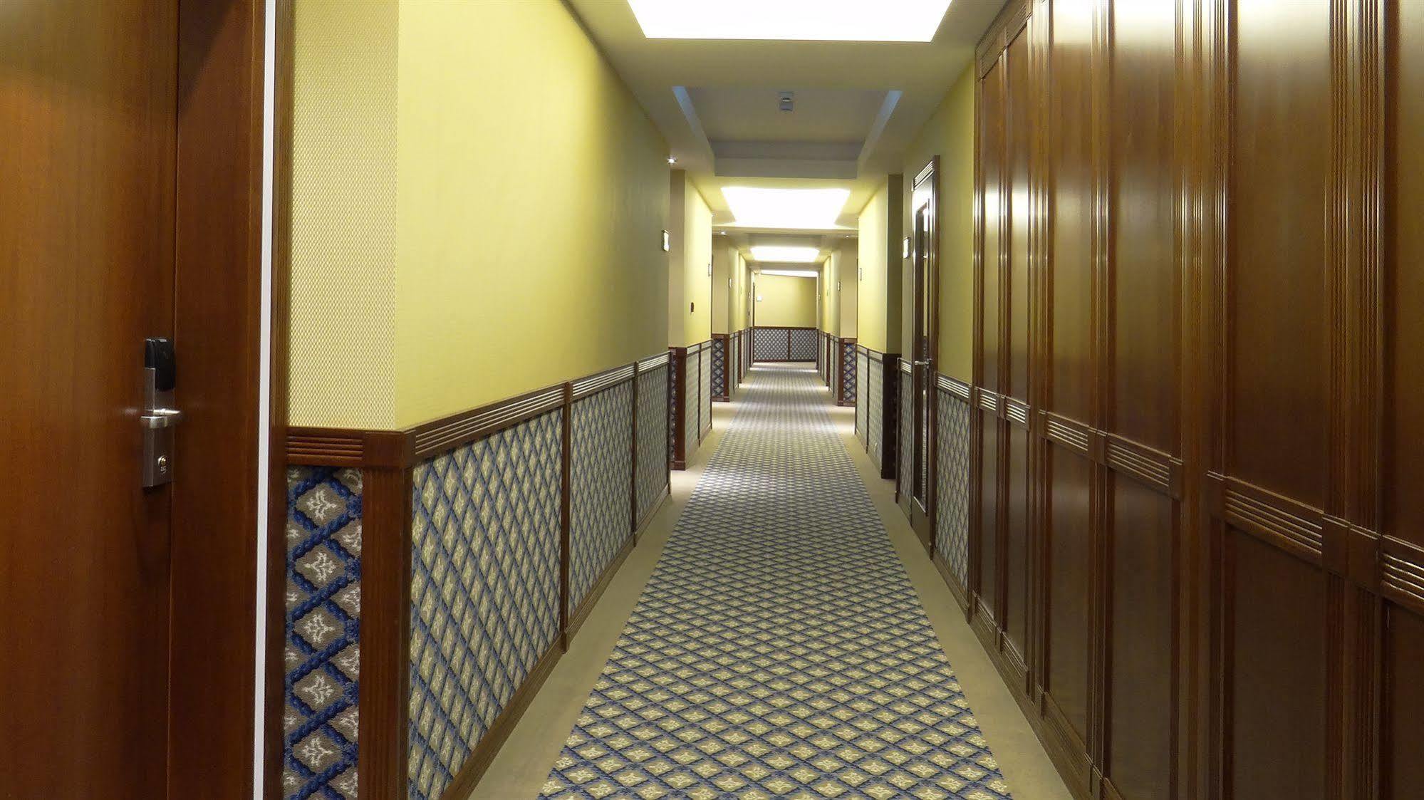 Centrum Hotel Debrecen Eksteriør bilde